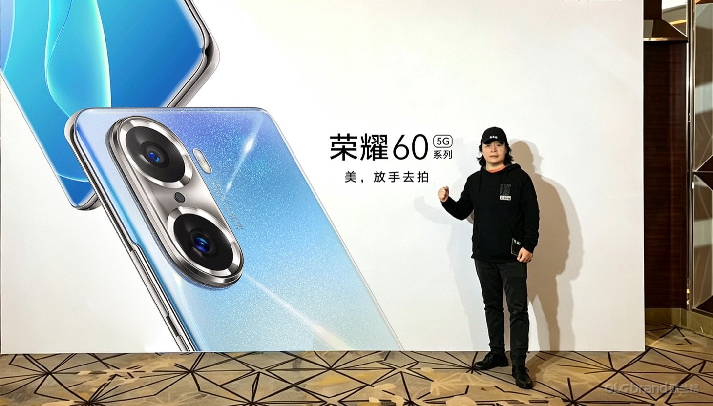发布会Keynote设计·讲者与全屏标题页的现场关系